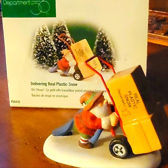 Dept. 56 North Pole Real Plastic Snow Delivery - Picture 1 of 5